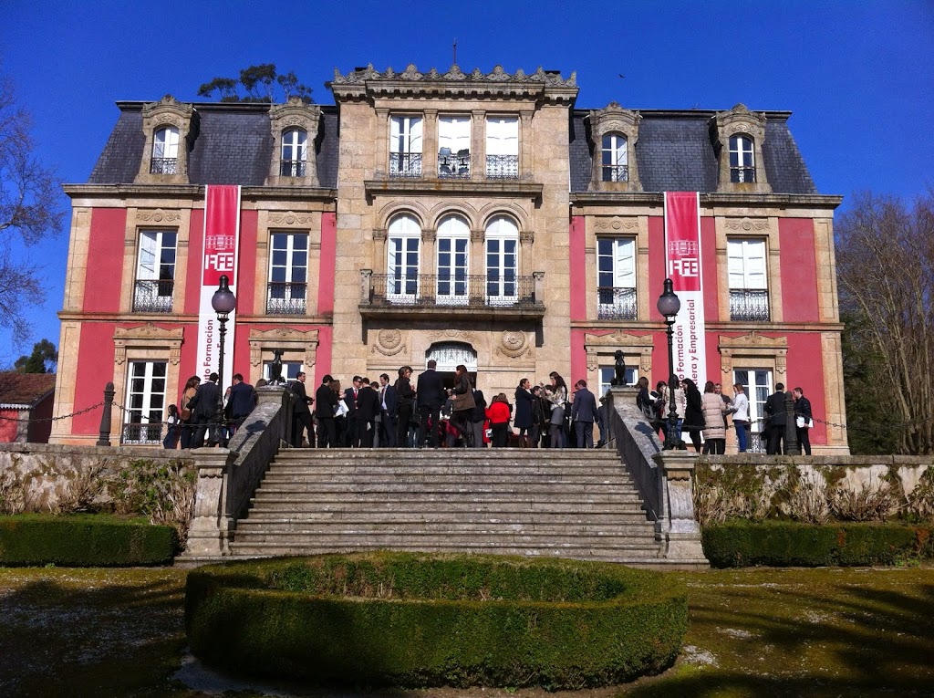 Alumnos en IFFE Business School